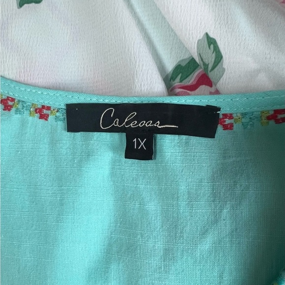 Turquoise Embroidered 3/4 tiered bell Sleeve Tunic 1X - Picture 2 of 11